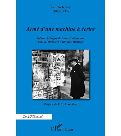 Armé d'une machine à écrire