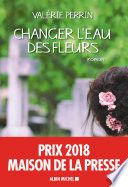 Changer l'eau des fleurs