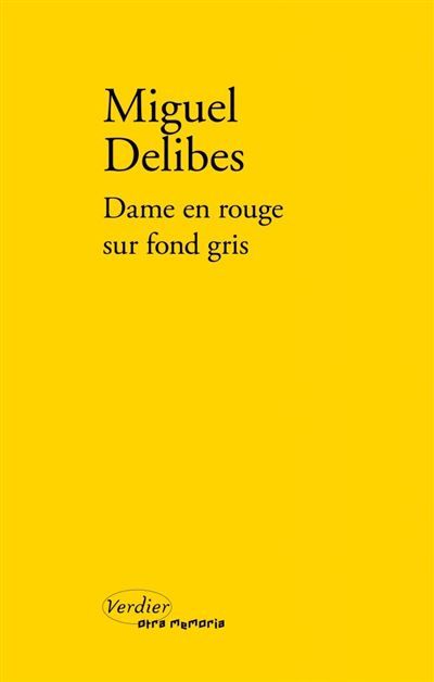 Dame en rouge sur fond gris