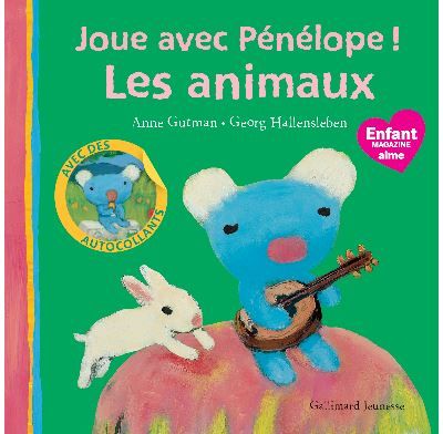 Pénélope joue avec les animaux