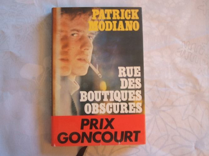 Rue des boutiques obscures