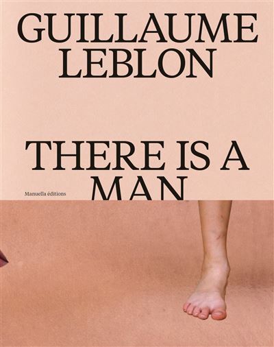 There is a man Edition bilingue français-anglais